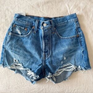 Levi’s 501 Original High Rise Distressed Denim Shorts W25